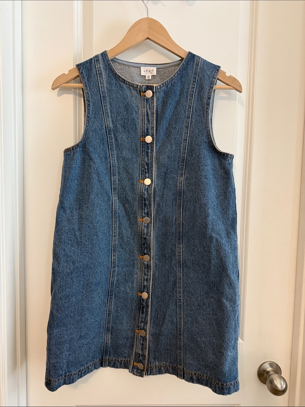 Sleeveless Denim Button-Front Mini Dress - lei